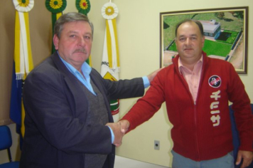 Foto - Prefeito Sr. Admar Maia Nickel e Assessor de Imprensa em Visita